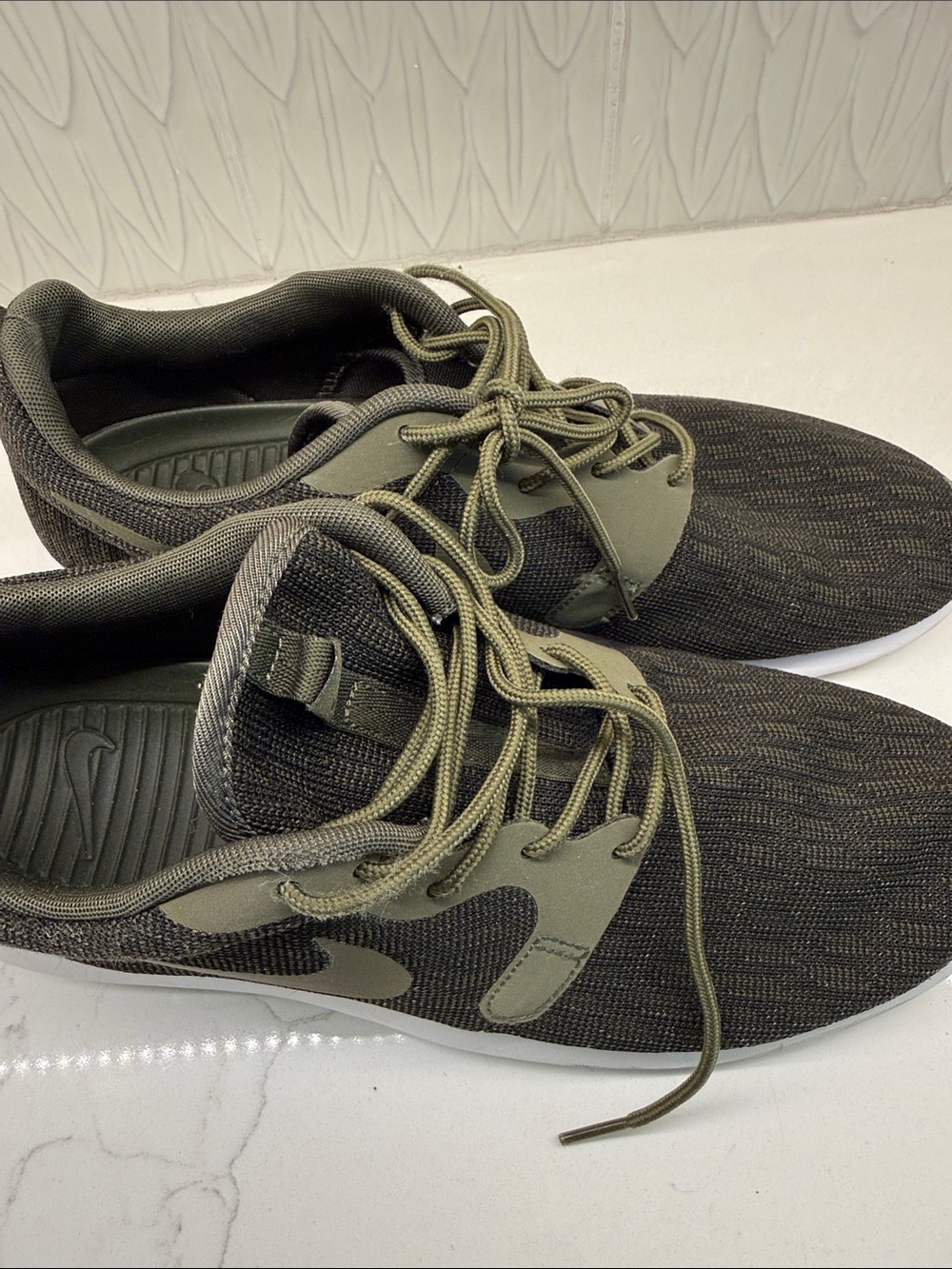Nike Black and Olive Green Lightweight Sneakers - Picture 3 of 4